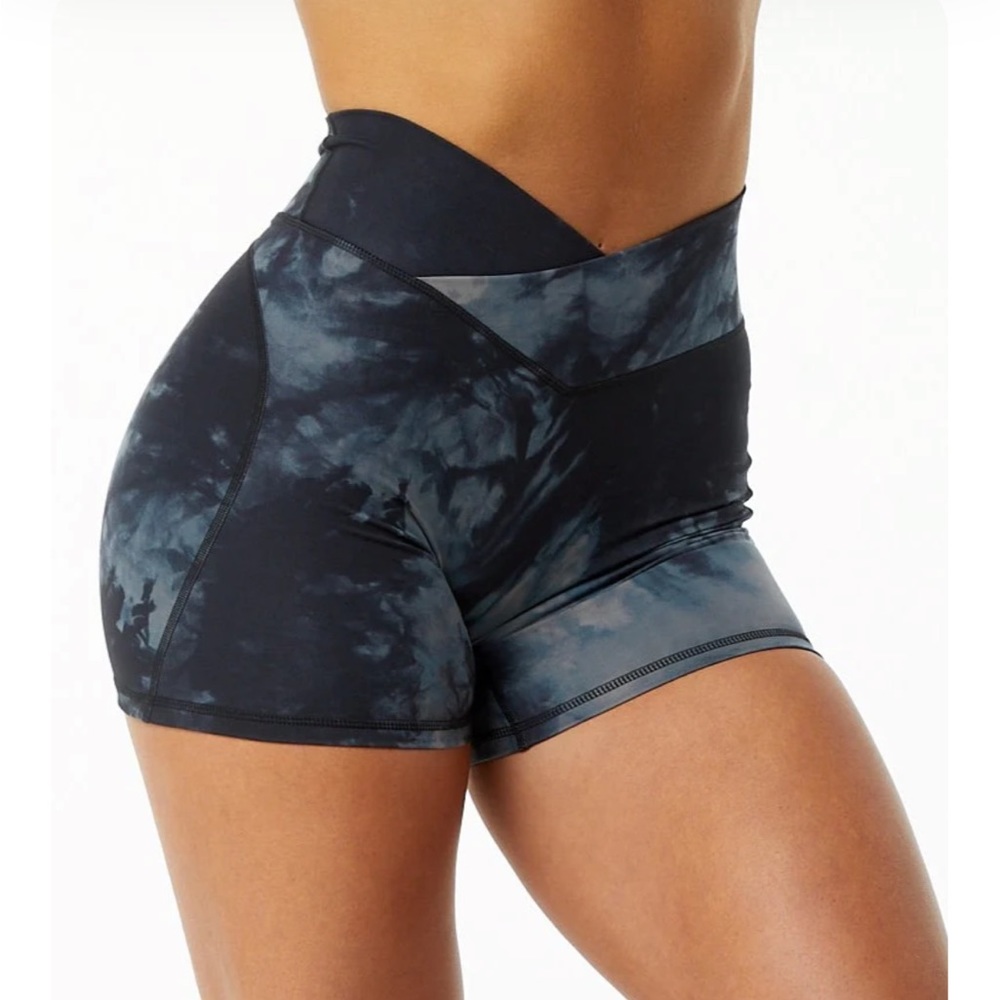 Alphalete surface power short 5” in black oil stain